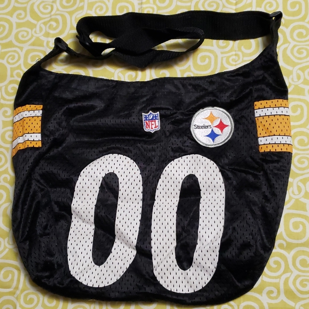 Steelers hobo type bag with magnetic snap closure